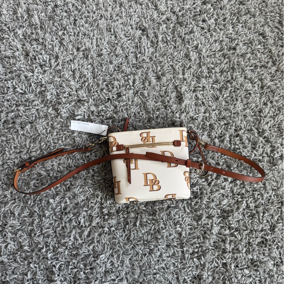 NWT Dooney & Bourke Monogram White Crossbody - Picture 8 of 9